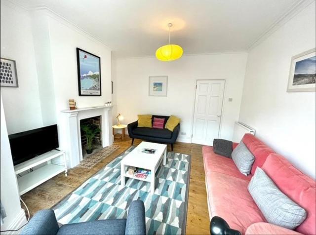 *Family Home In Mumbles. Close To The Beach* Exteriér fotografie