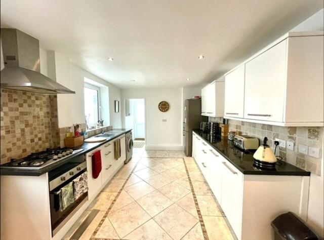 *Family Home In Mumbles. Close To The Beach* Exteriér fotografie